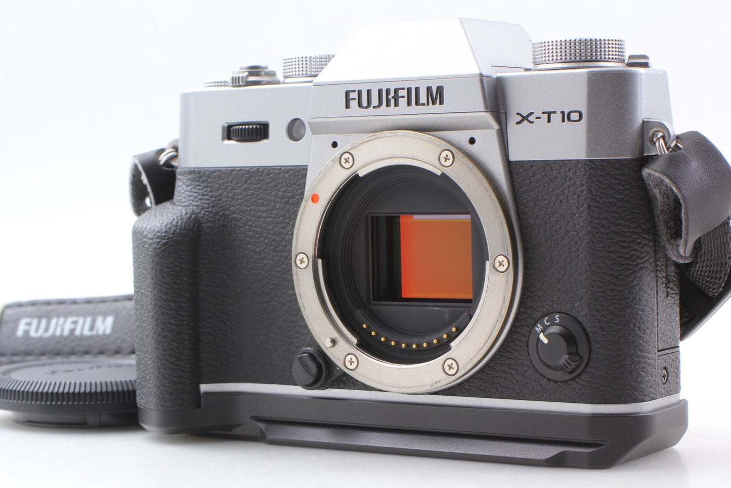 Tested [N MINT] Fujifilm X-T10 16.3MP Digital Mirrorless Camera Silver with Grip